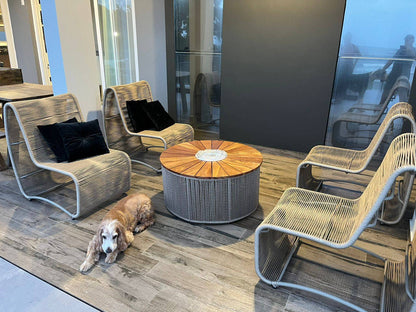 Conjunto Poltrona Rennes + Puff Extensível - Imagem 1