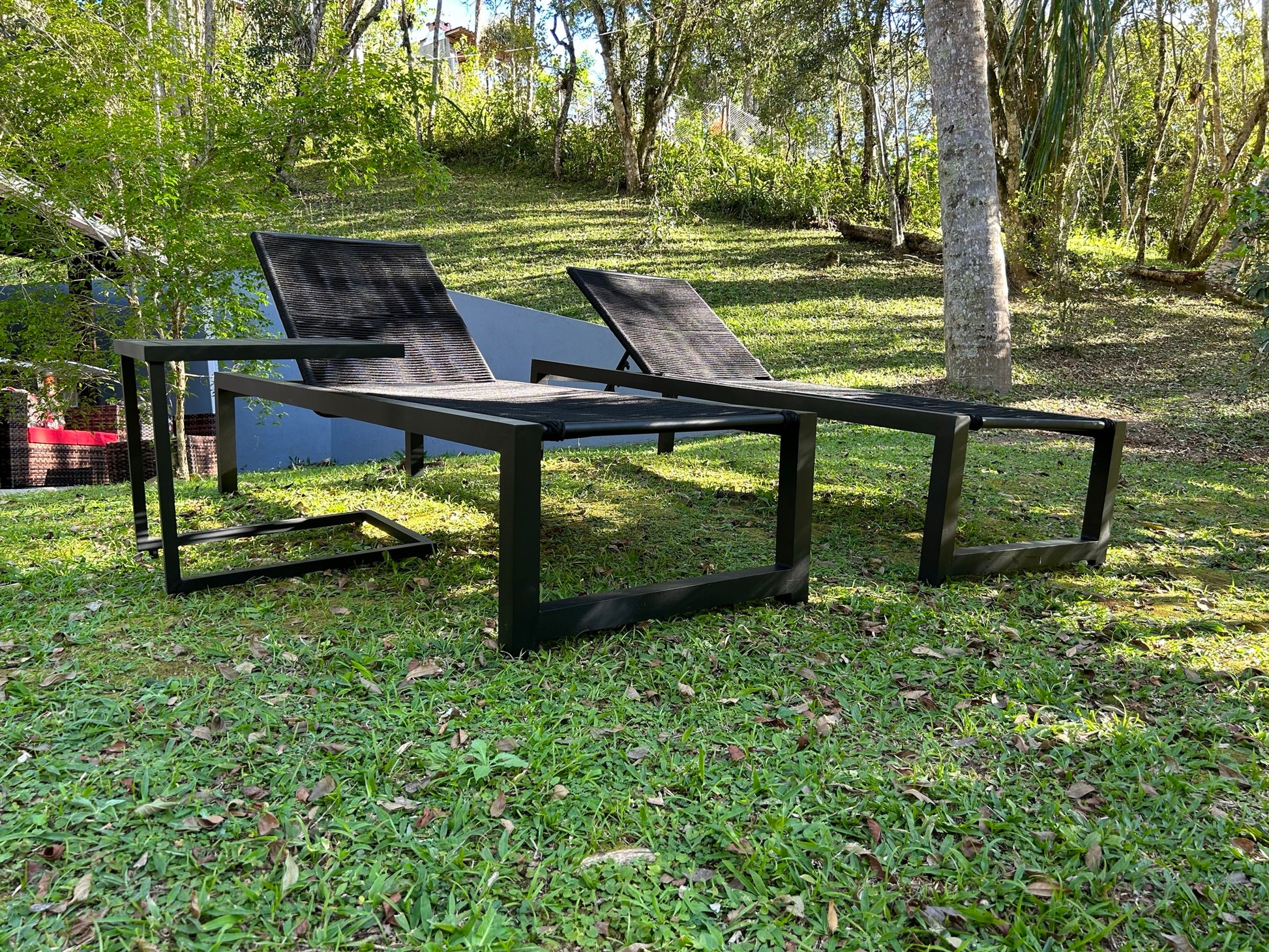 Conjunto de espreguiçadeira Noronha com mesa lateral - Imagem 2