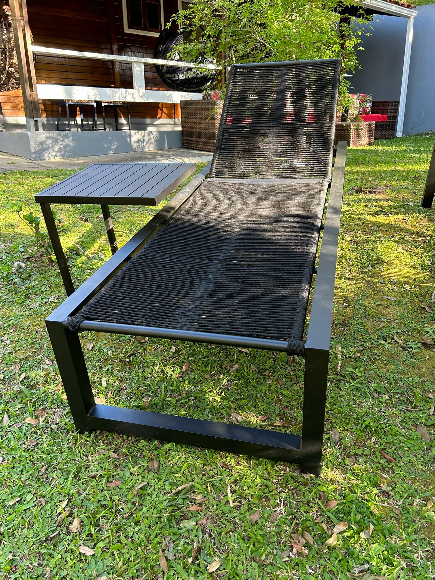 Conjunto de espreguiçadeira Noronha com mesa lateral - Imagem 5