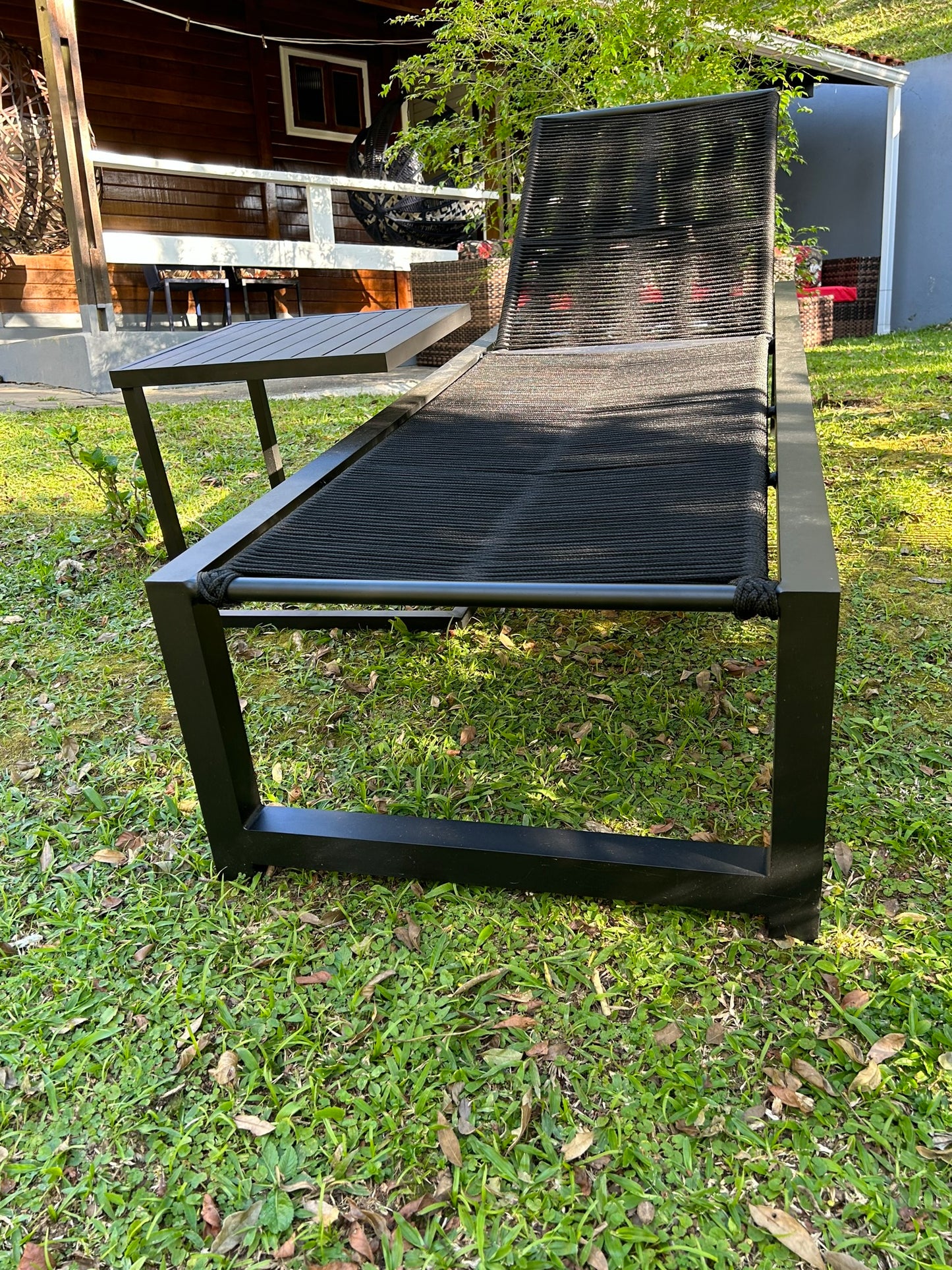 Conjunto de espreguiçadeira Noronha com mesa lateral - Imagem 6