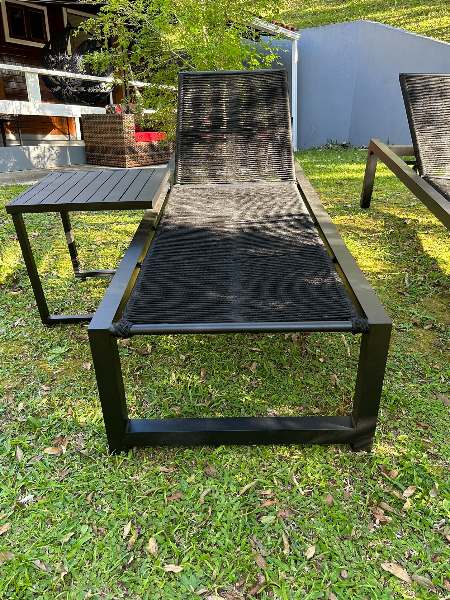 Conjunto de espreguiçadeira Noronha com mesa lateral - Imagem 7