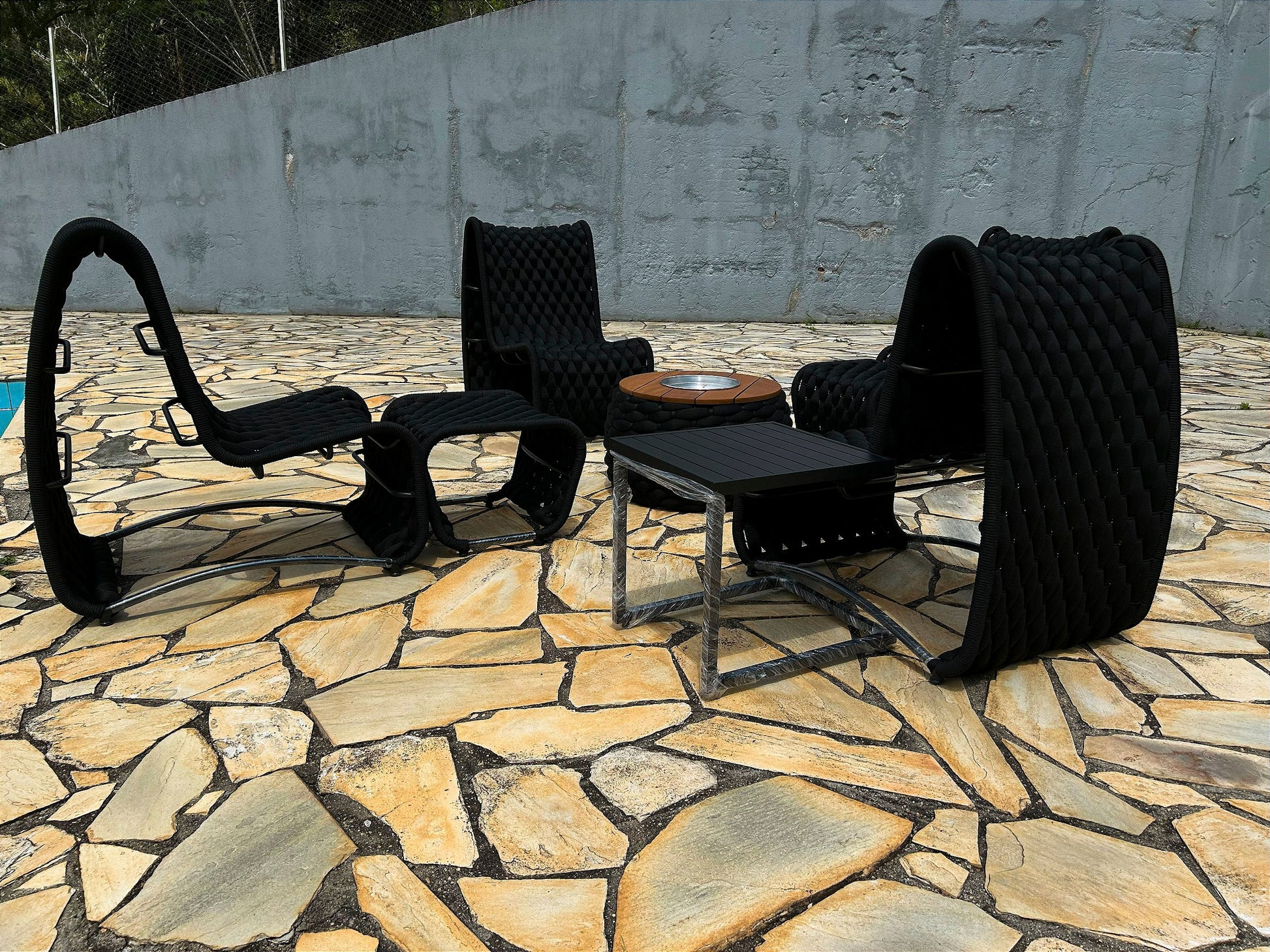 Conjunto Rennes em tricô náutico com mesa de centro e mesa auxiliar lateral de alumínio - Imagem 4