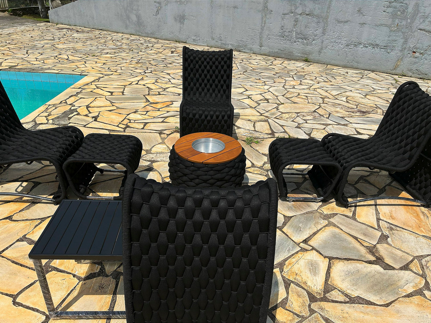 Conjunto Rennes em tricô náutico com mesa de centro e mesa auxiliar lateral de alumínio - Imagem 5